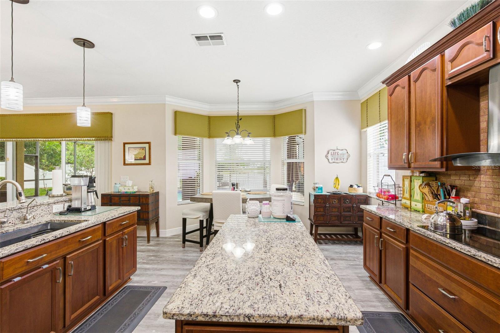 Image 26 of 94 For 13704 Artesa Bell Drive