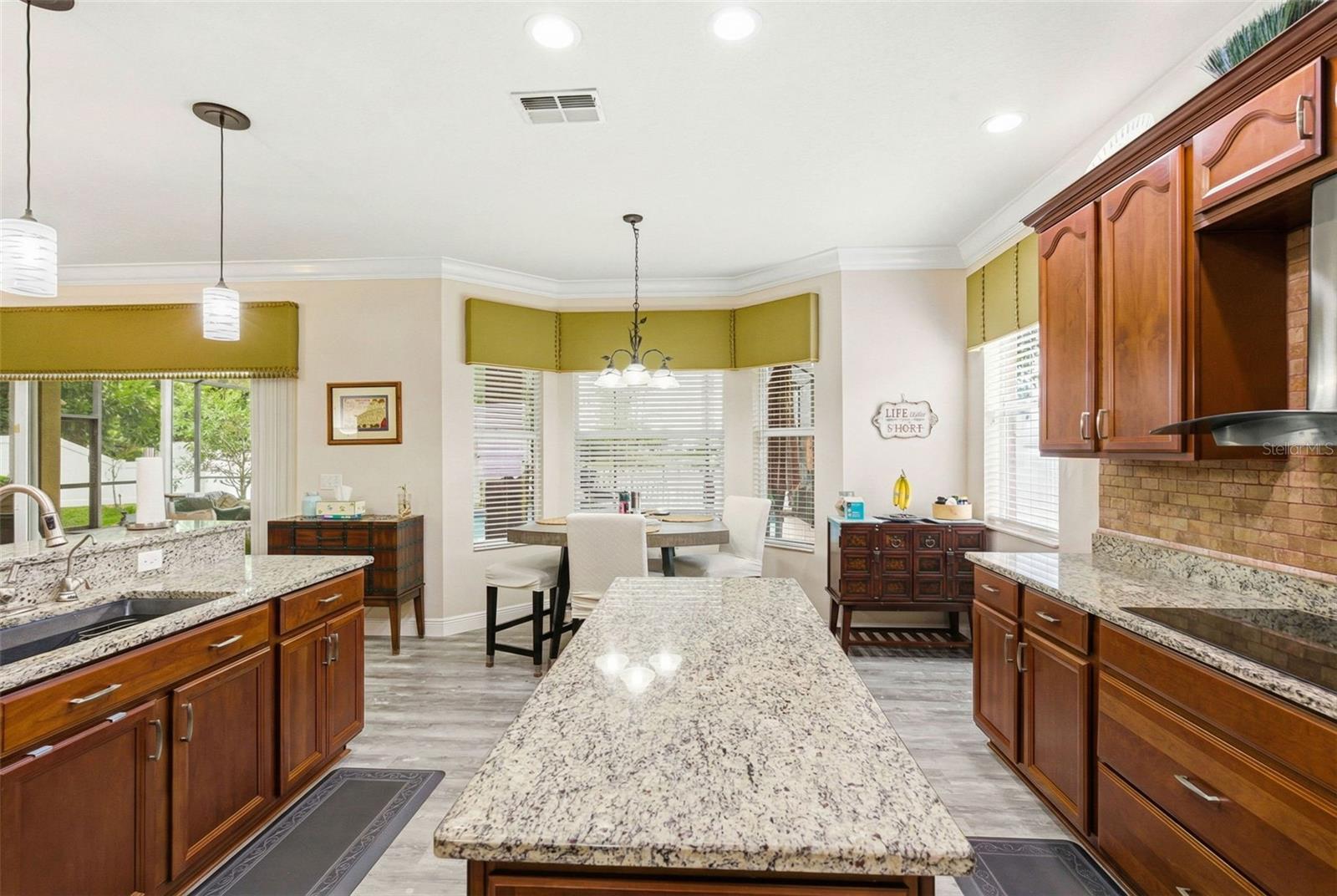 Image 31 of 94 For 13704 Artesa Bell Drive