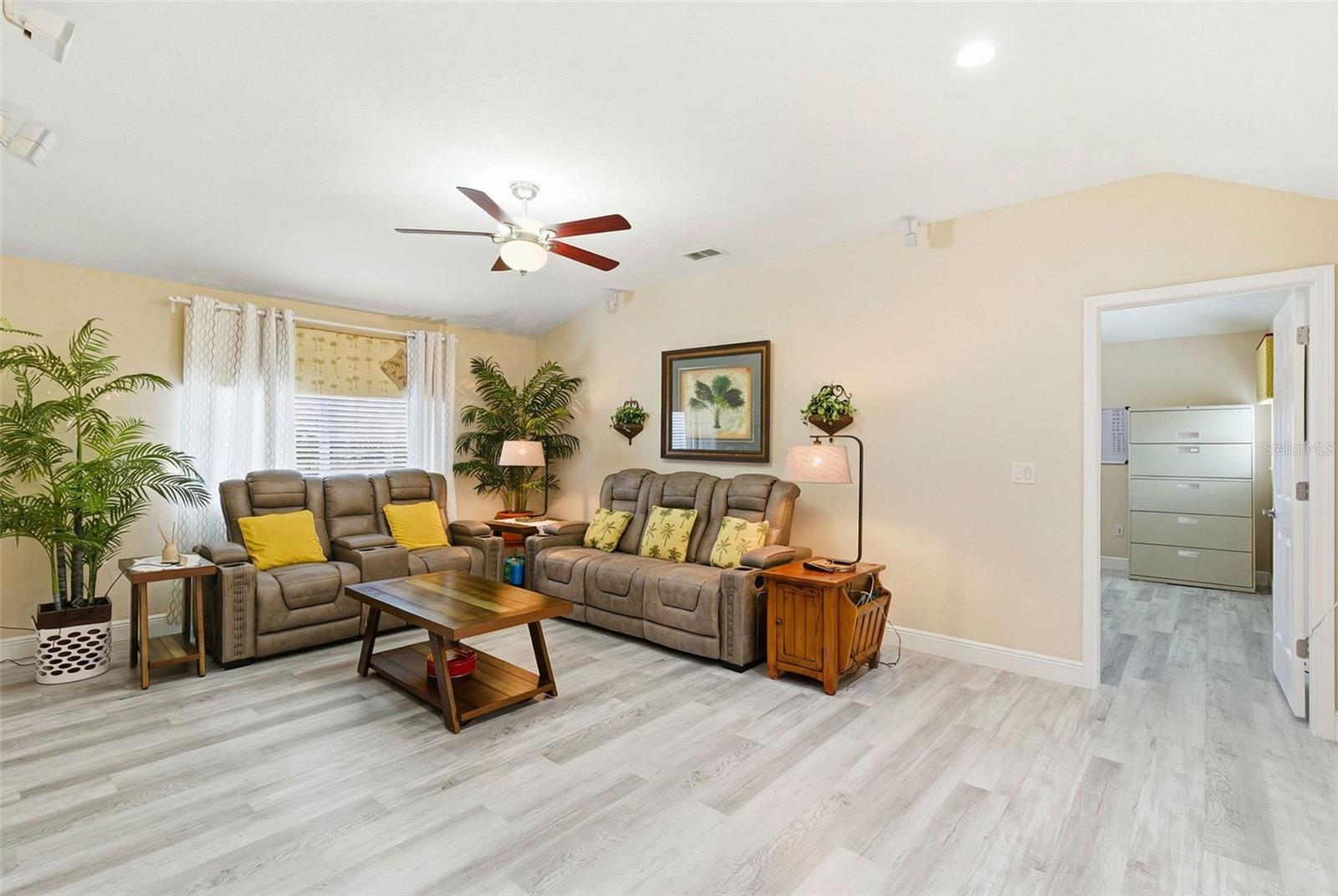 Image 61 of 94 For 13704 Artesa Bell Drive