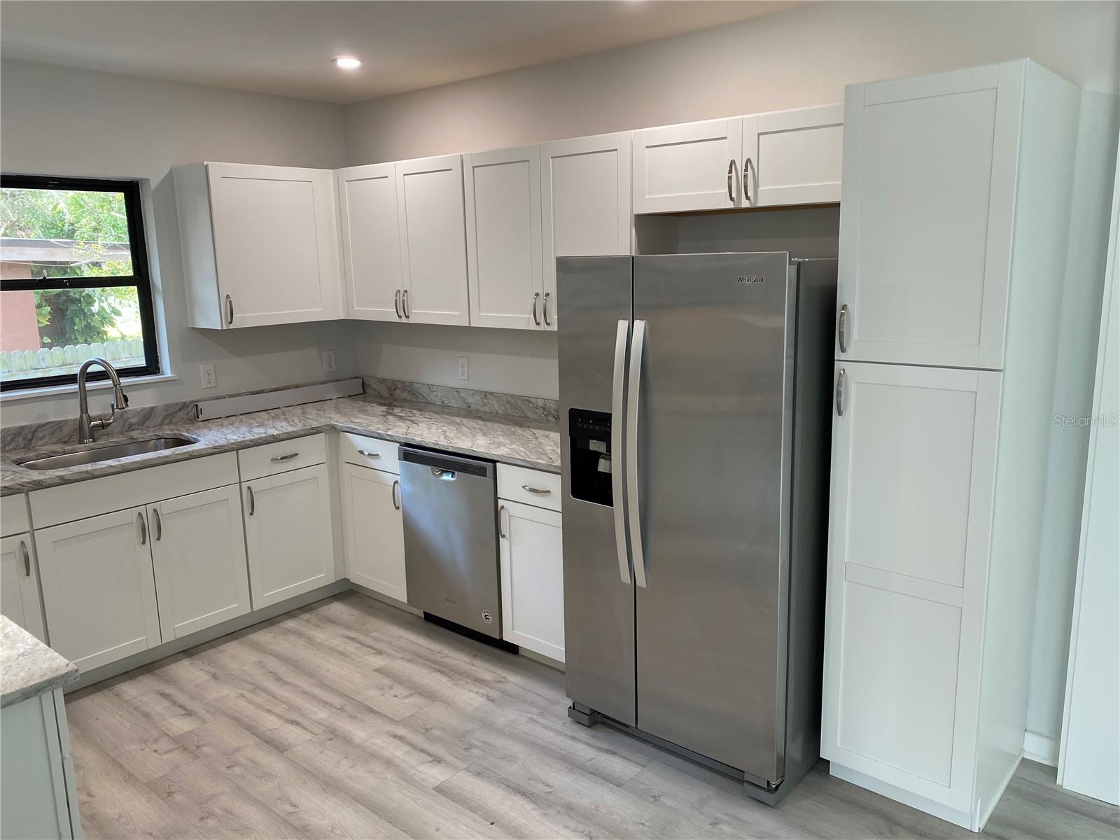 Image 10 of 29 For 727 27th Avenue S