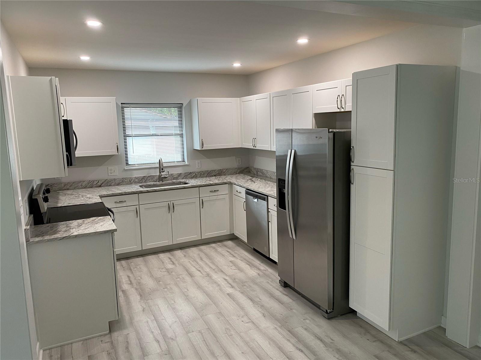 Image 11 of 29 For 727 27th Avenue S