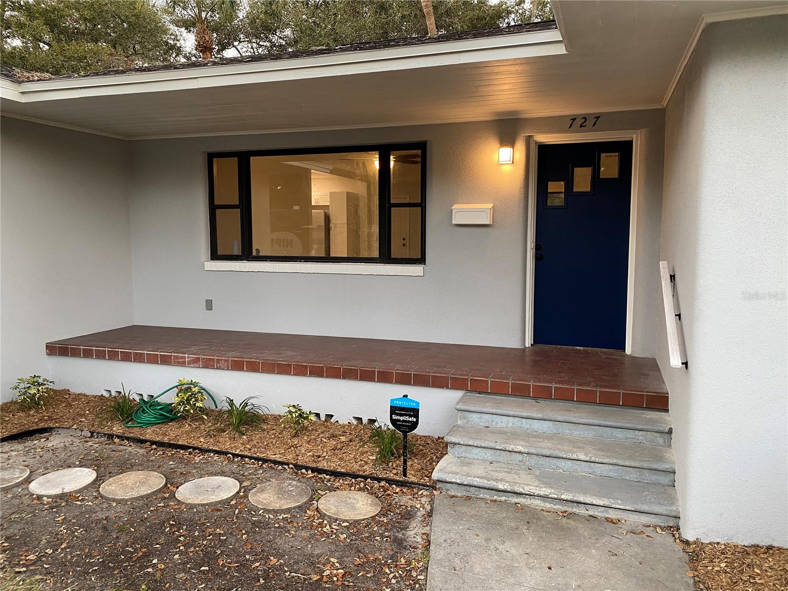 Image 2 of 29 For 727 27th Avenue S