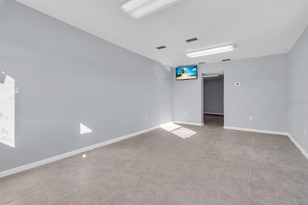 Listing photo id 8 for 800 Pasadena Avenue S