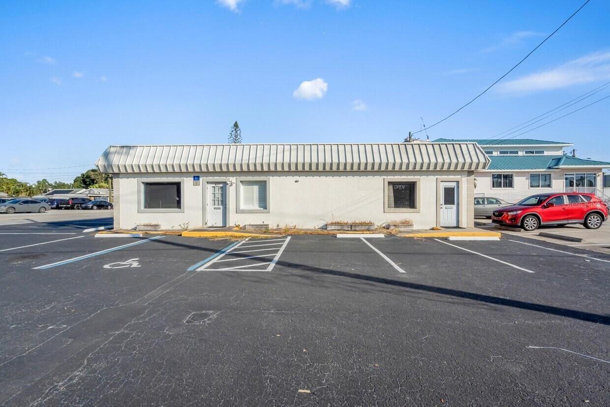 Listing photo id 9 for 800 Pasadena Avenue S