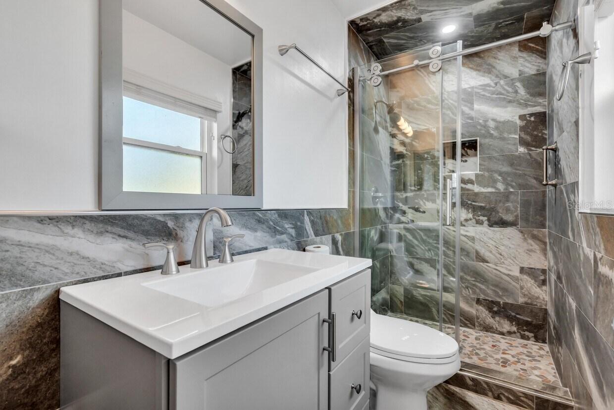 Listing photo id 18 for 800 Pasadena Avenue S