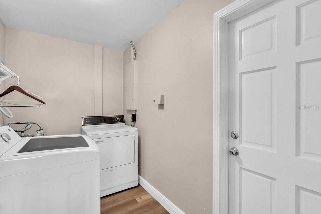 Listing photo id 21 for 800 Pasadena Avenue S