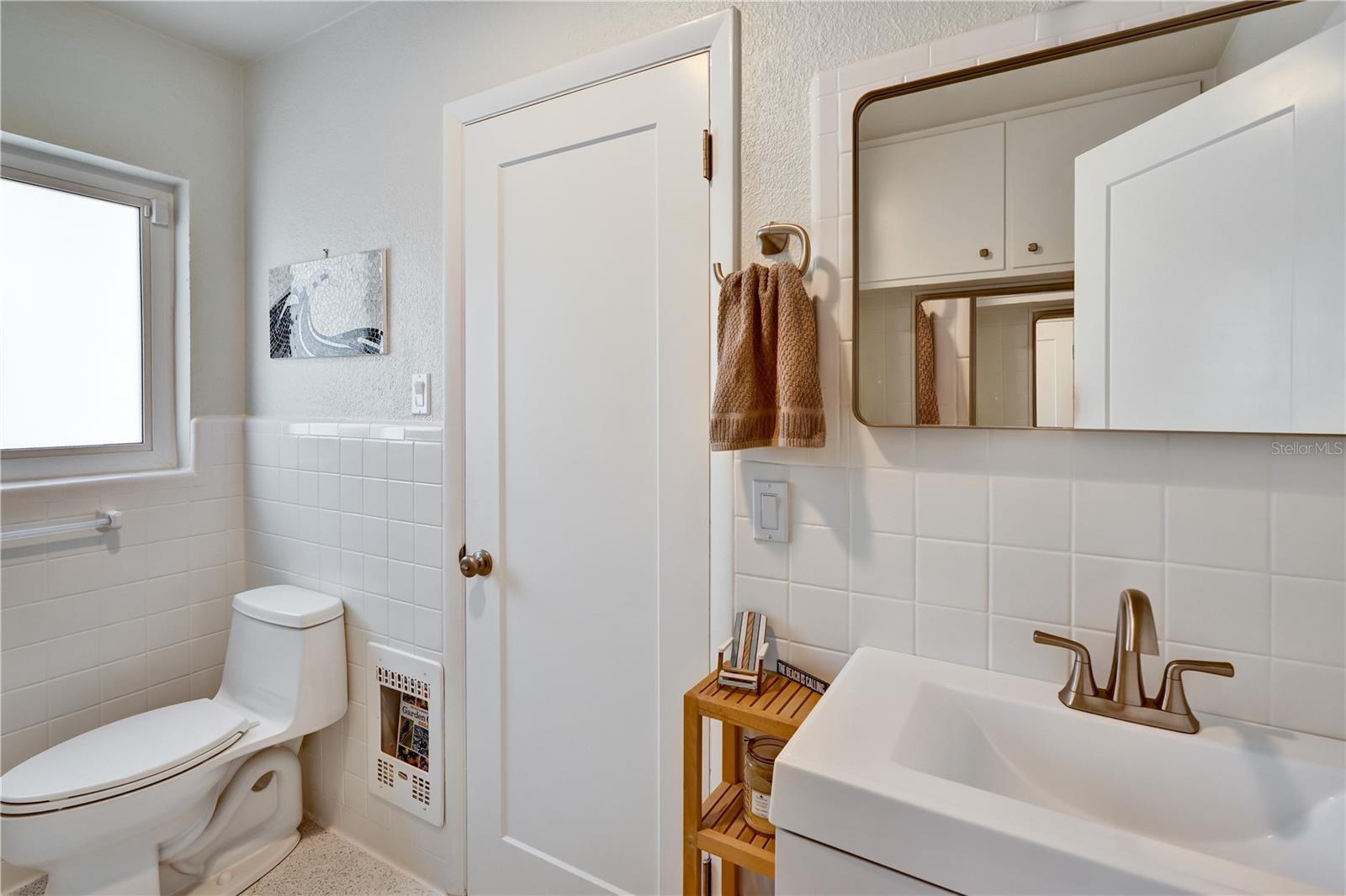 Image 13 of 32 For 4660 22nd Avenue S