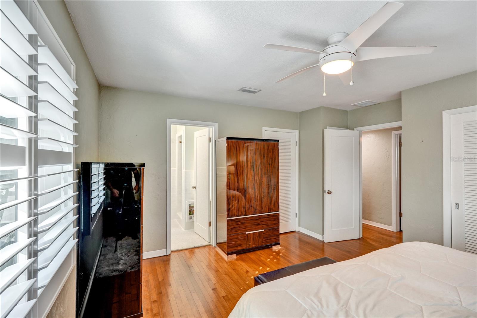 Image 17 of 32 For 4660 22nd Avenue S