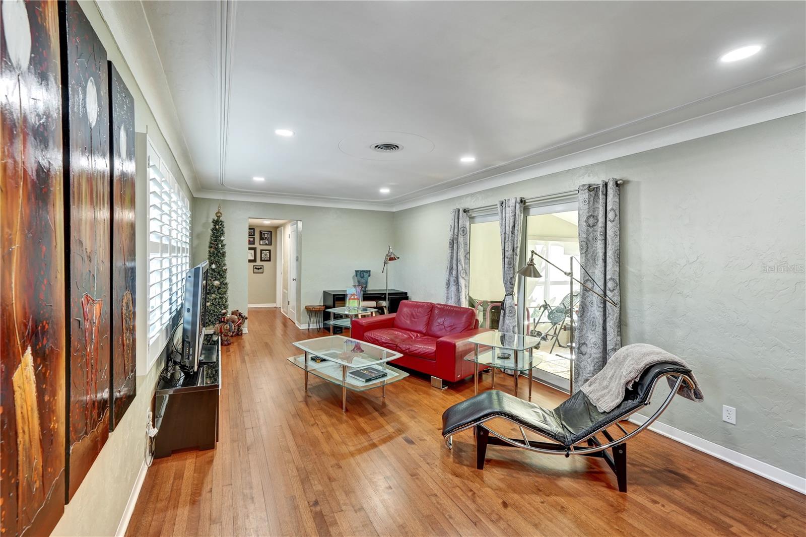 Image 2 of 32 For 4660 22nd Avenue S