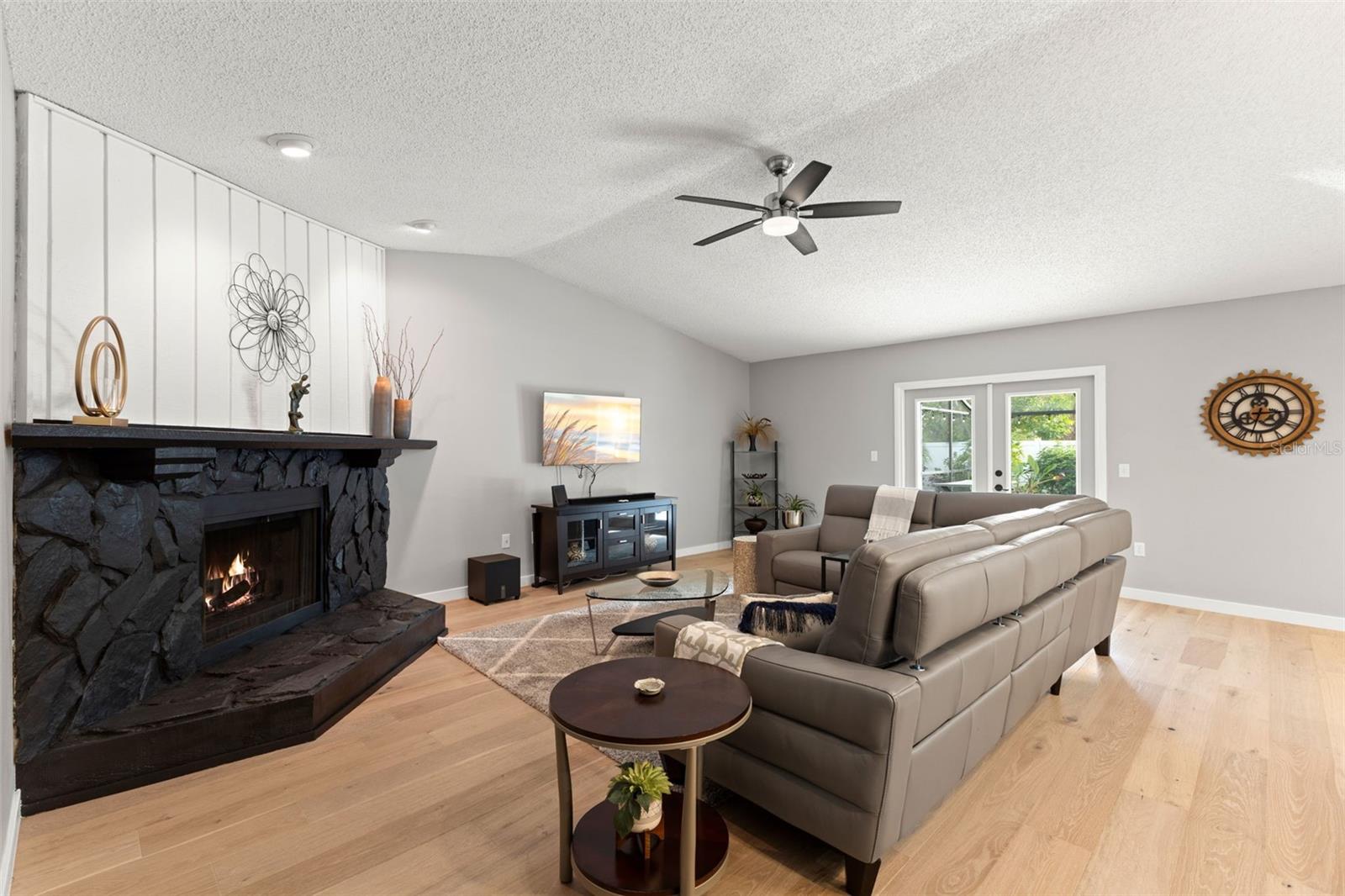 Image 13 of 36 For 2420 Osprey Avenue