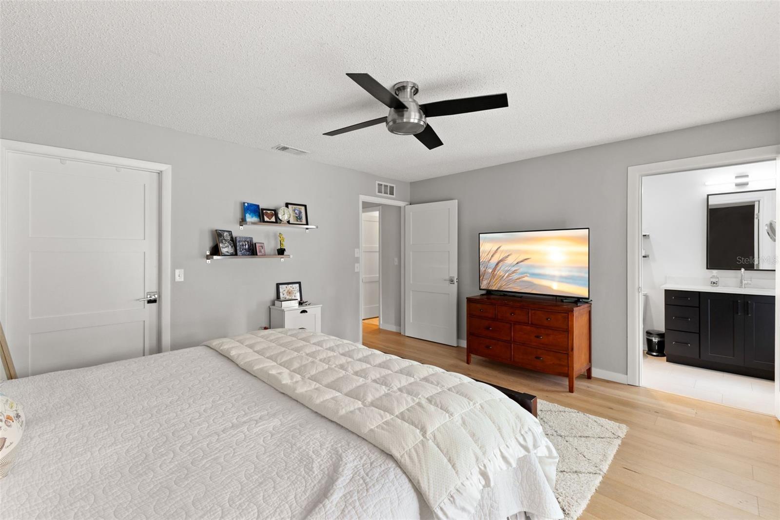 Image 21 of 36 For 2420 Osprey Avenue