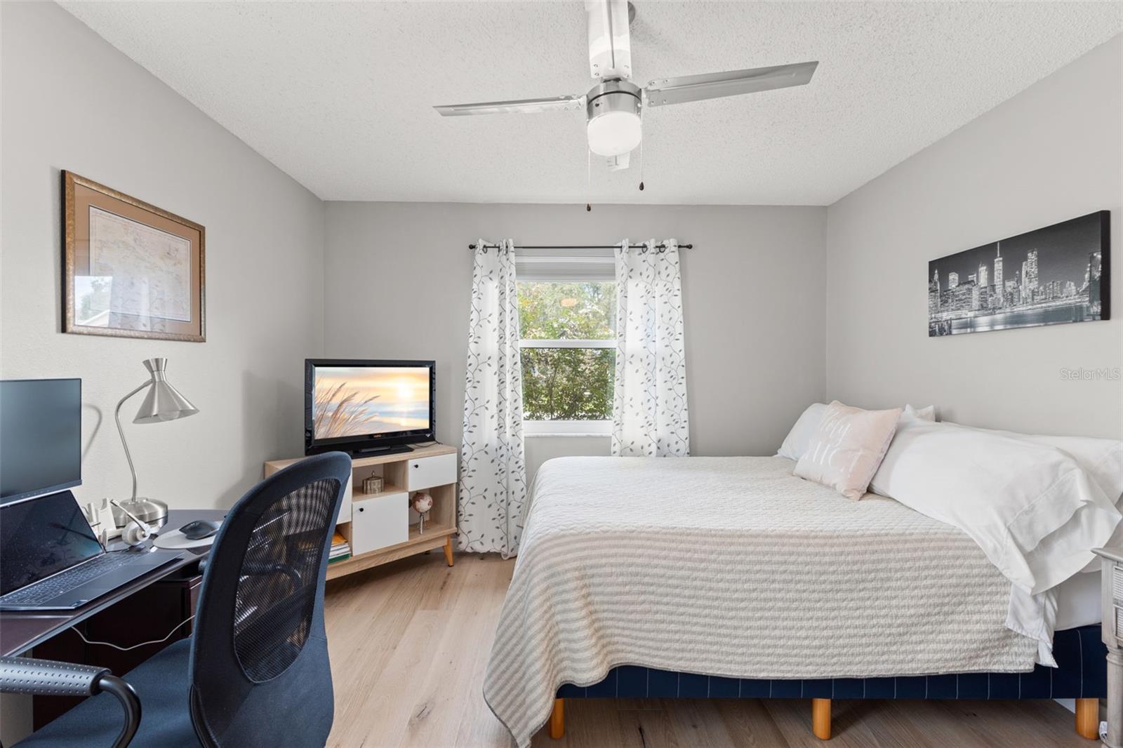 Image 23 of 36 For 2420 Osprey Avenue