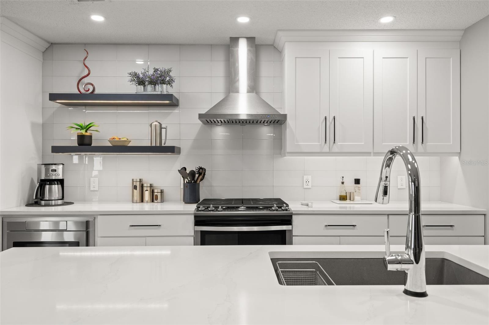 Image 5 of 36 For 2420 Osprey Avenue