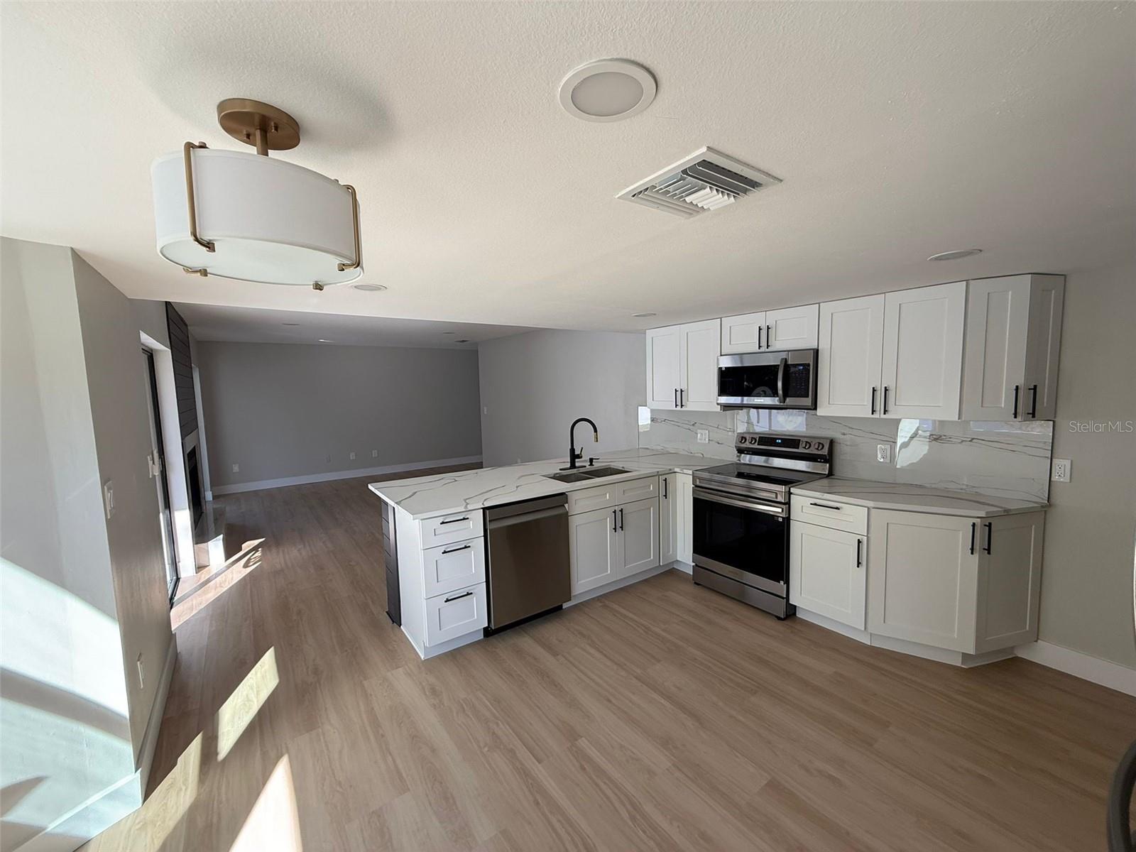 Image 10 of 21 For 1689 Monterey Drive