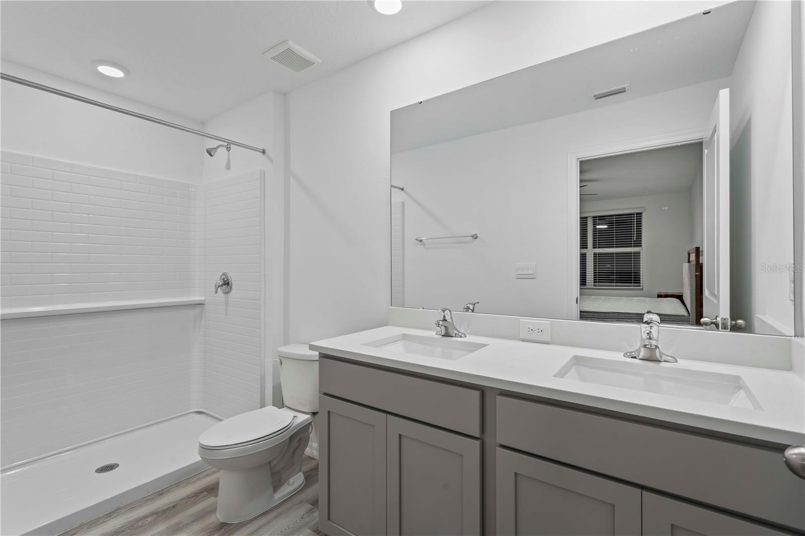 Image 28 of 36 For 959 Spotted Egret Loop