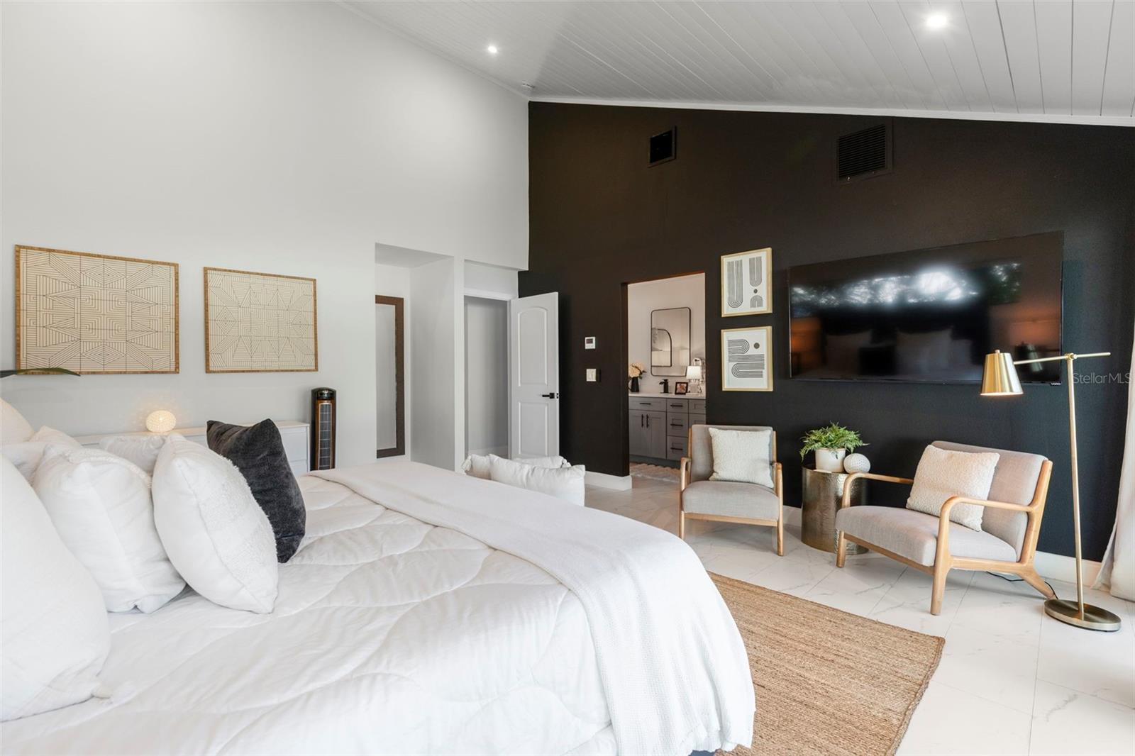 Image 14 of 49 For 1008 Michigan Boulevard