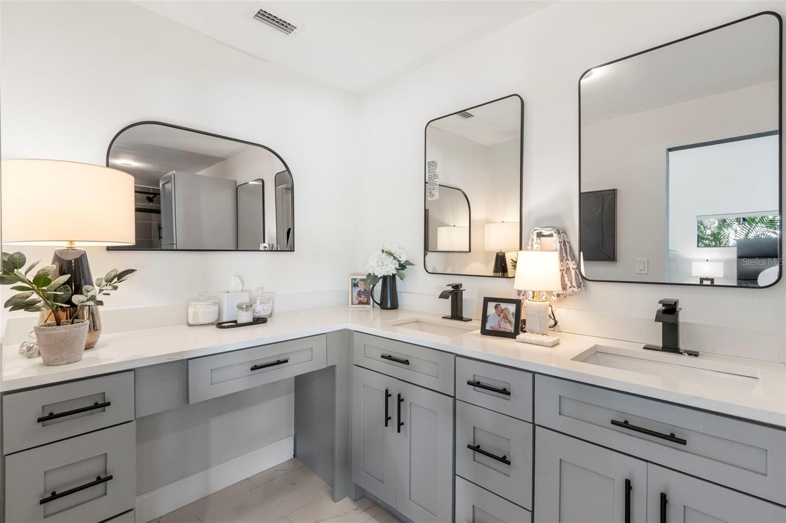 Image 15 of 49 For 1008 Michigan Boulevard