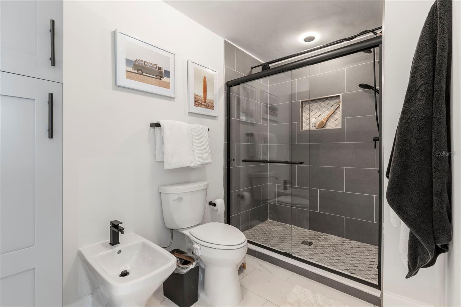 Image 16 of 49 For 1008 Michigan Boulevard