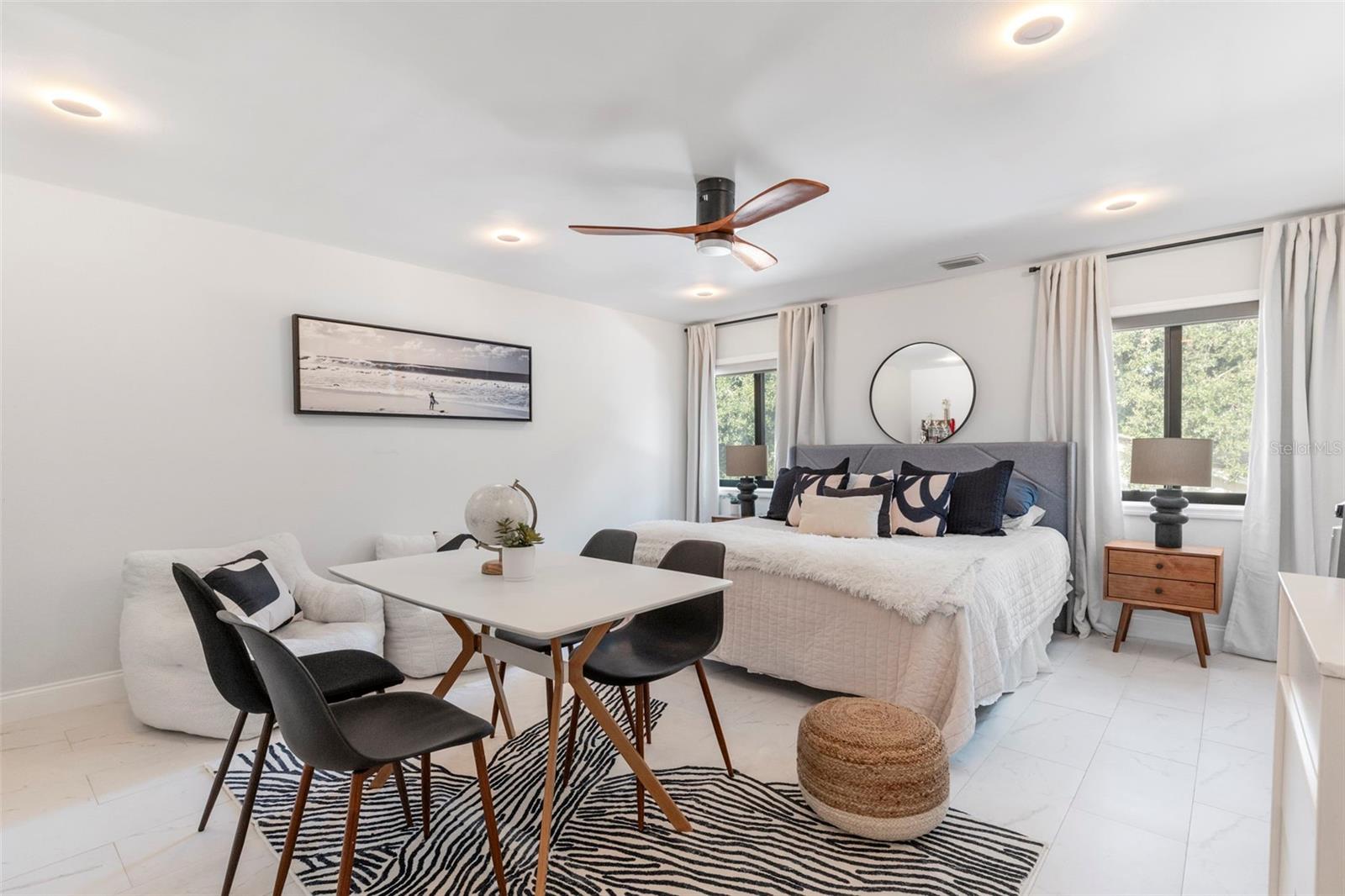 Image 23 of 49 For 1008 Michigan Boulevard