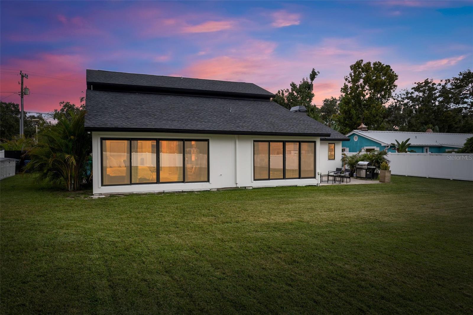 Image 27 of 49 For 1008 Michigan Boulevard