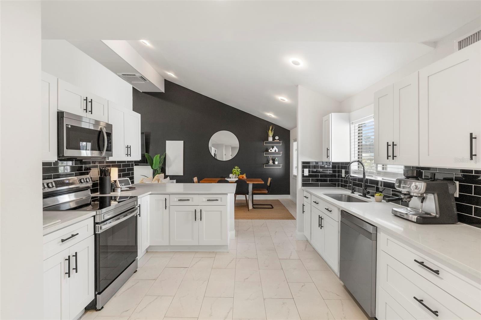 Image 3 of 49 For 1008 Michigan Boulevard