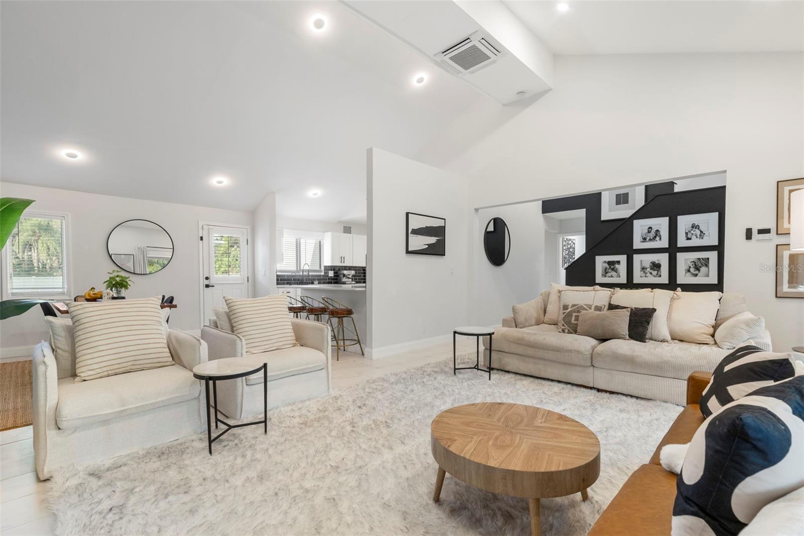 Image 6 of 49 For 1008 Michigan Boulevard