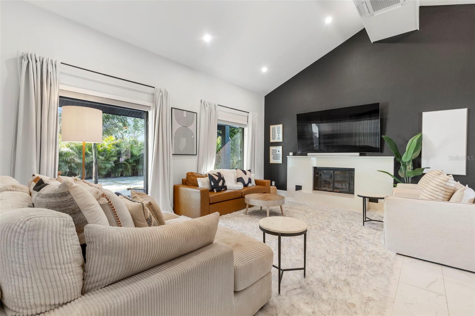 Image 7 of 49 For 1008 Michigan Boulevard