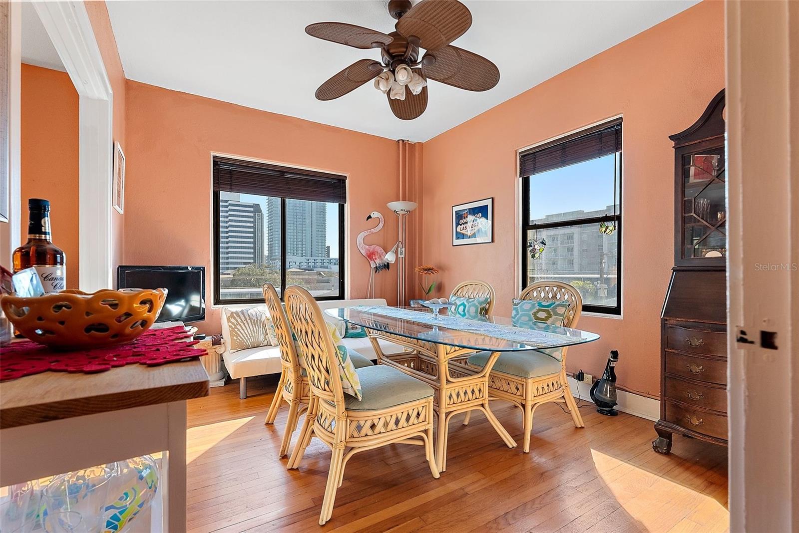 Image 17 of 22 For 130 4th Avenue N 414