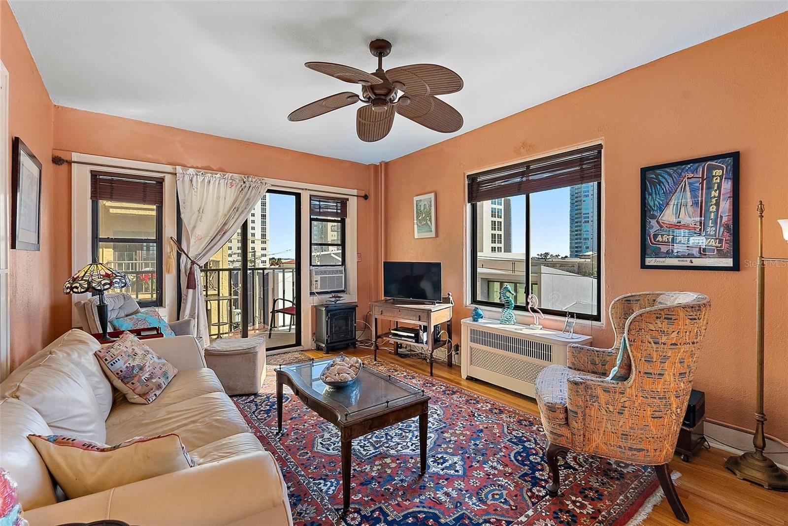 Image 5 of 22 For 130 4th Avenue N 414