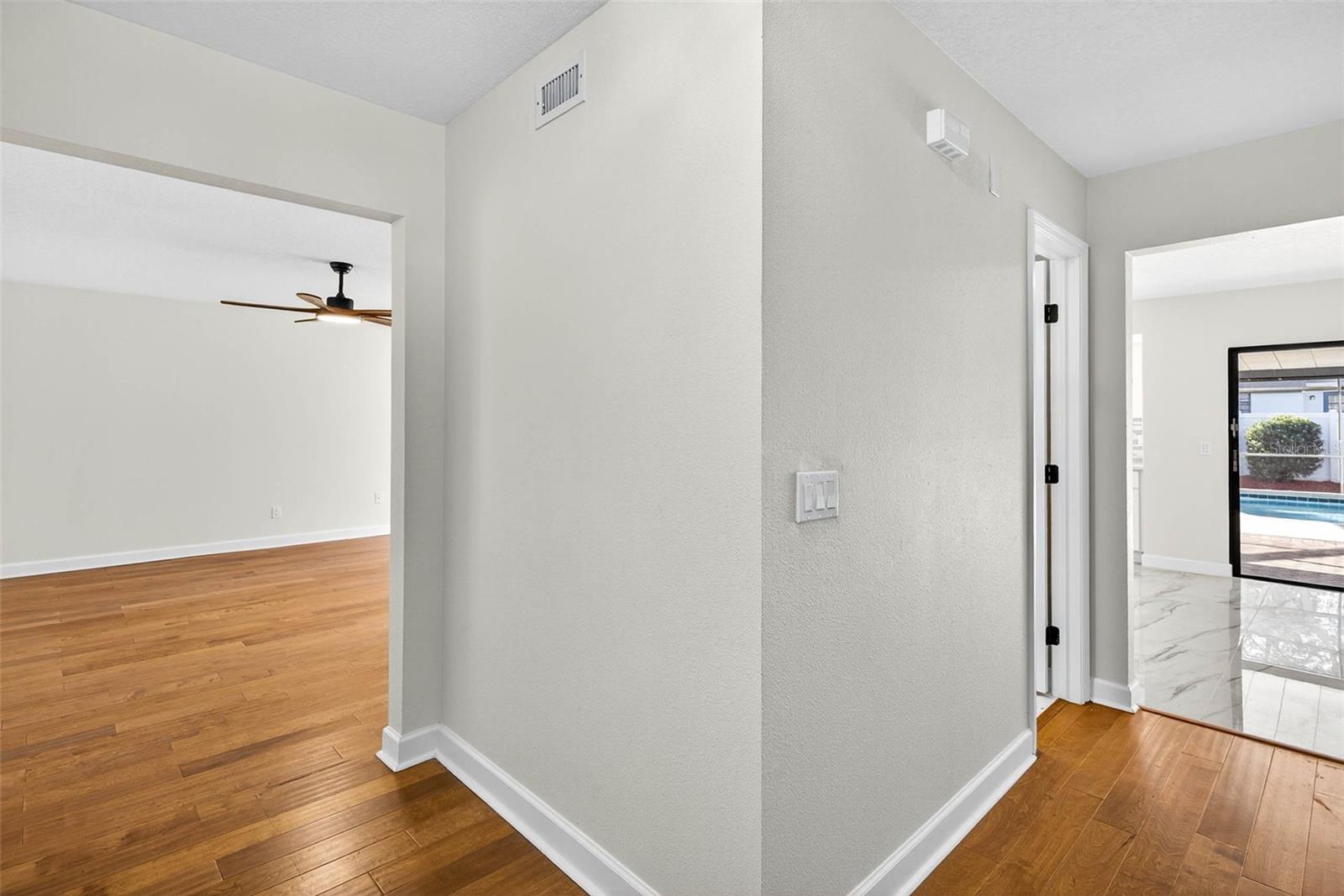 Image 4 of 39 For 3909 Braesgate Lane