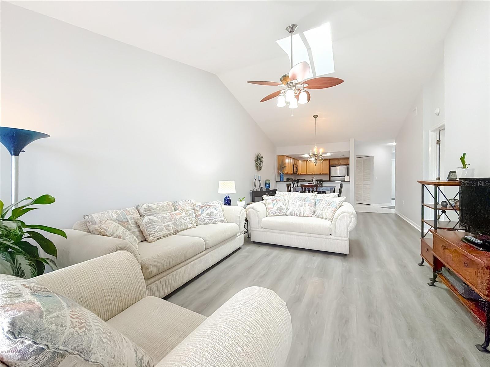 Image 16 of 61 For 11006 Cove Harbor Drive 16