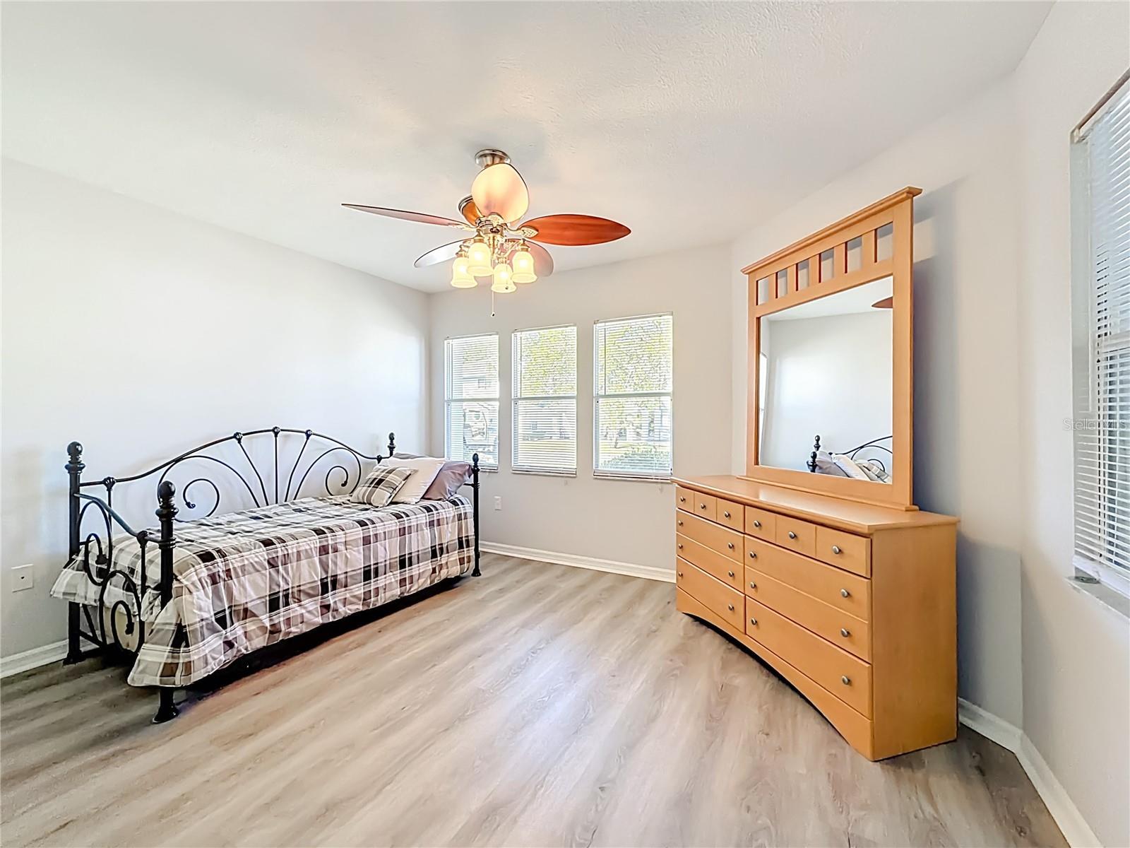 Image 25 of 61 For 11006 Cove Harbor Drive 16