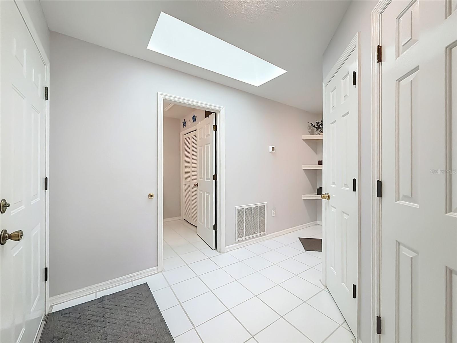 Image 6 of 61 For 11006 Cove Harbor Drive 16