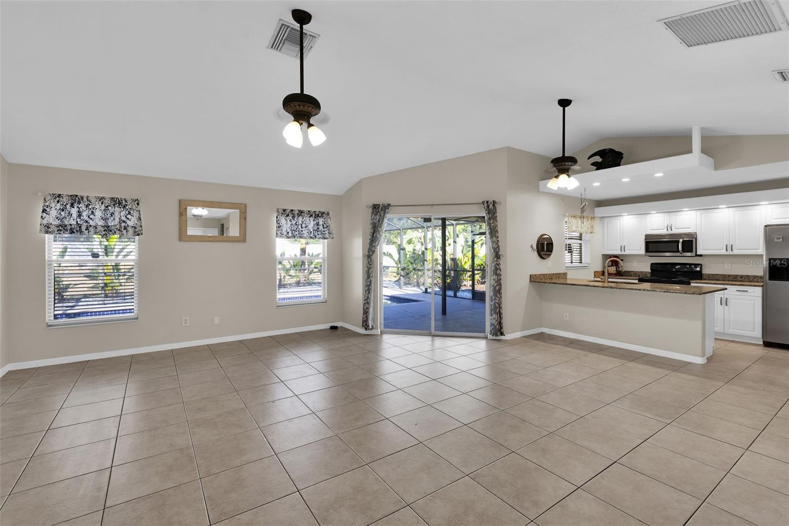 Image 10 of 38 For 6834 34th Avenue E