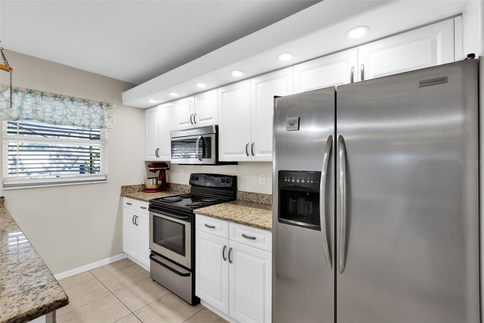 Image 13 of 38 For 6834 34th Avenue E