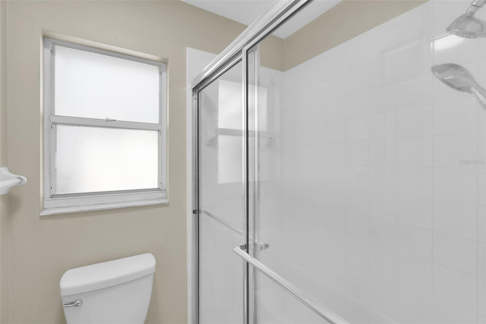 Image 22 of 38 For 6834 34th Avenue E