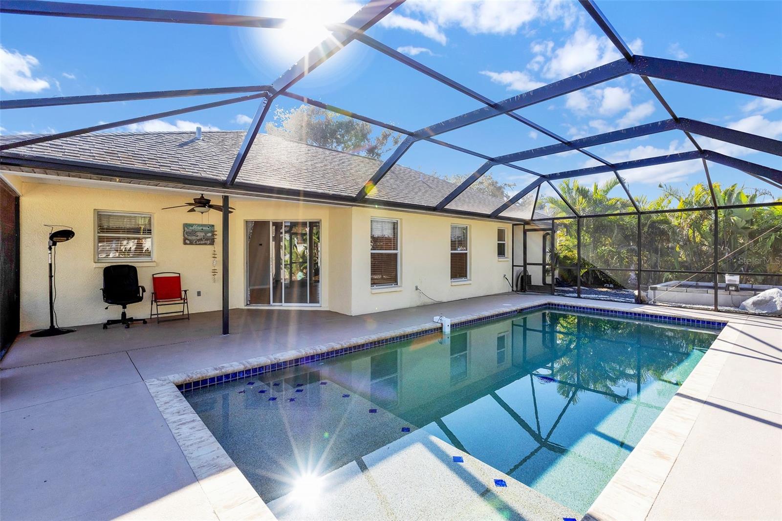 Image 3 of 38 For 6834 34th Avenue E