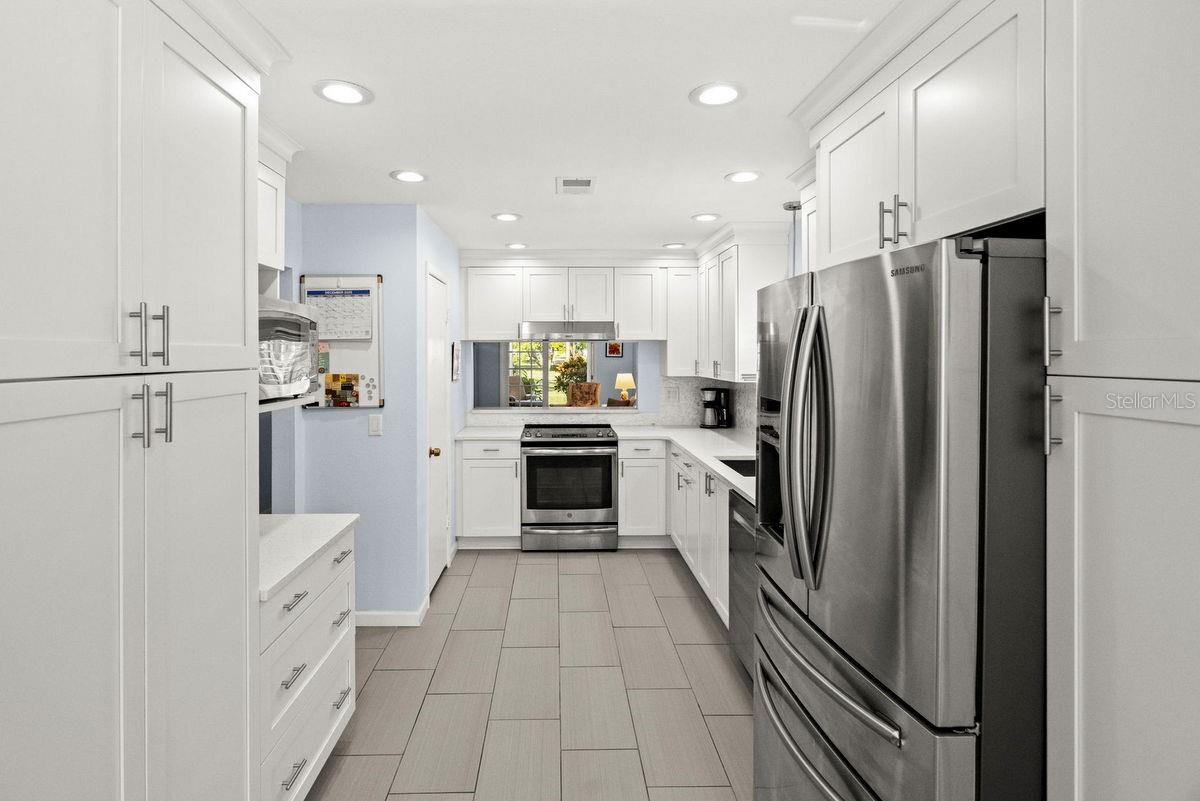 Image 9 of 60 For 870 Loch Linnhe Lane 125