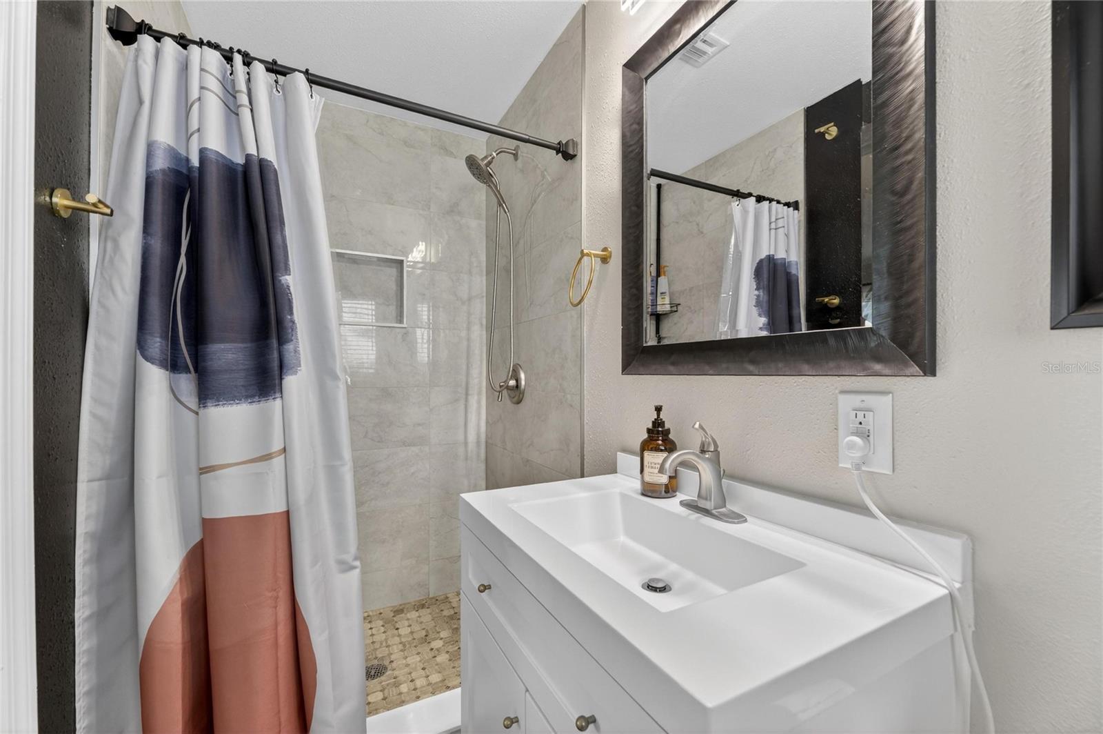 Image 26 of 55 For 1511 Hunter Lane