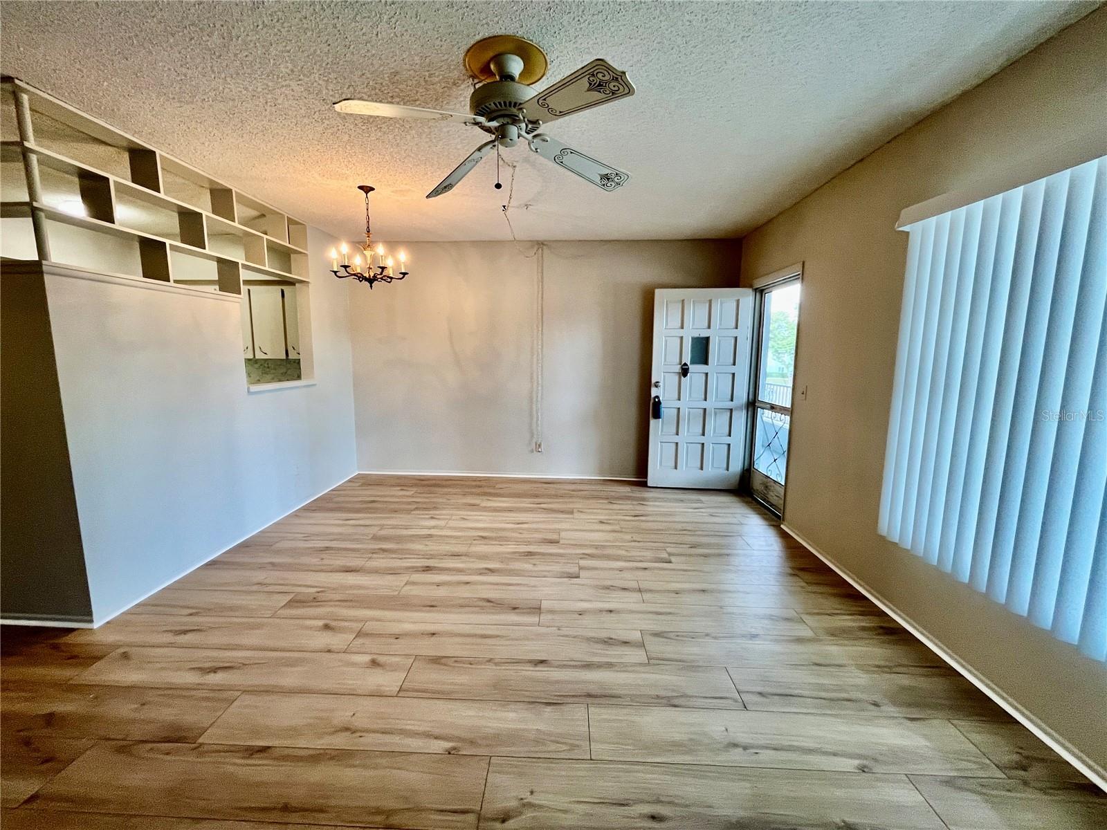 Listing photo id 3 for 2100 World Parkway Boulevard 56