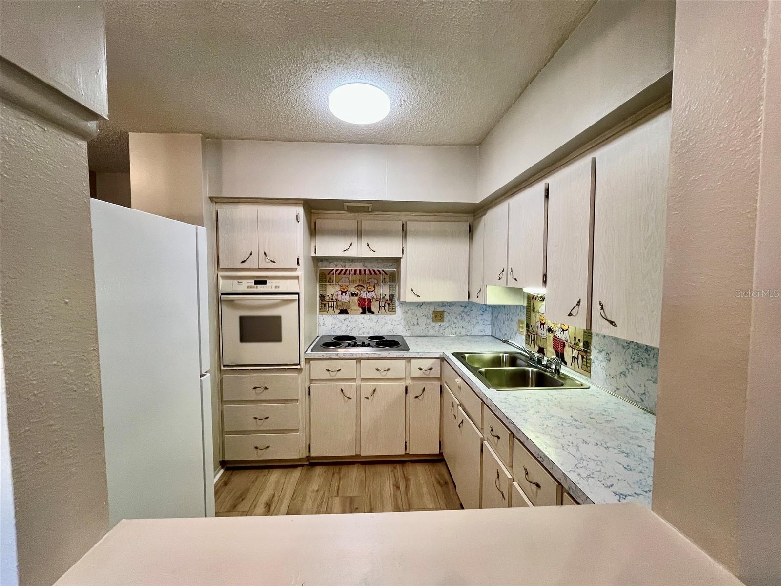 Listing photo id 4 for 2100 World Parkway Boulevard 56