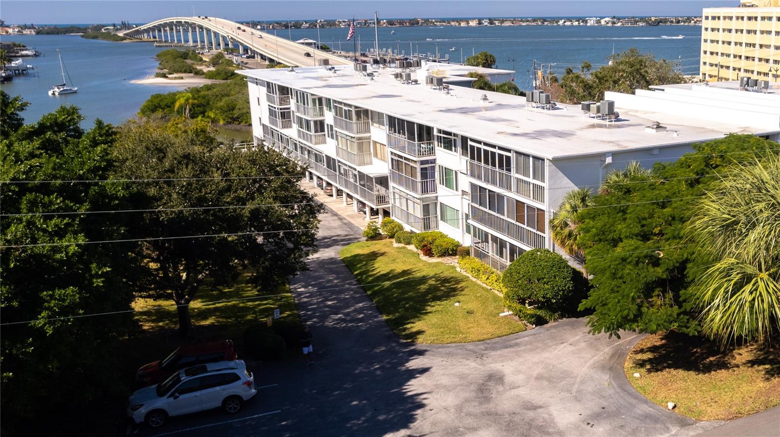 Image 11 of 52 For 50 Harbor View Lane 11