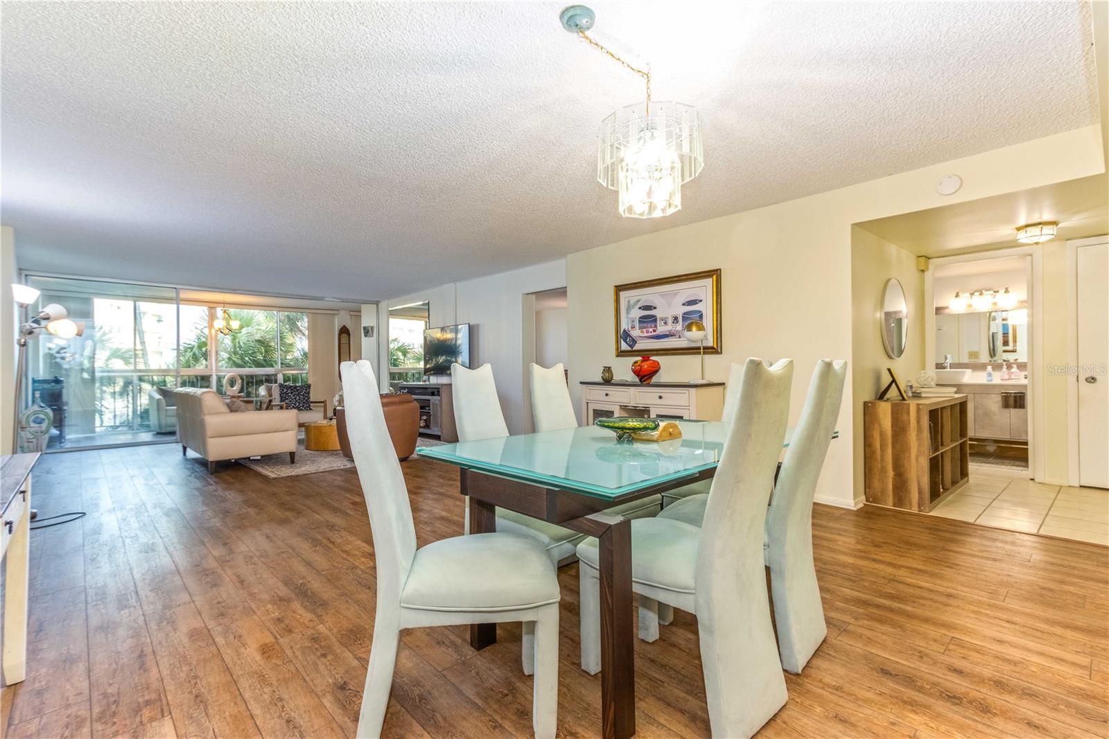 Image 20 of 52 For 50 Harbor View Lane 11