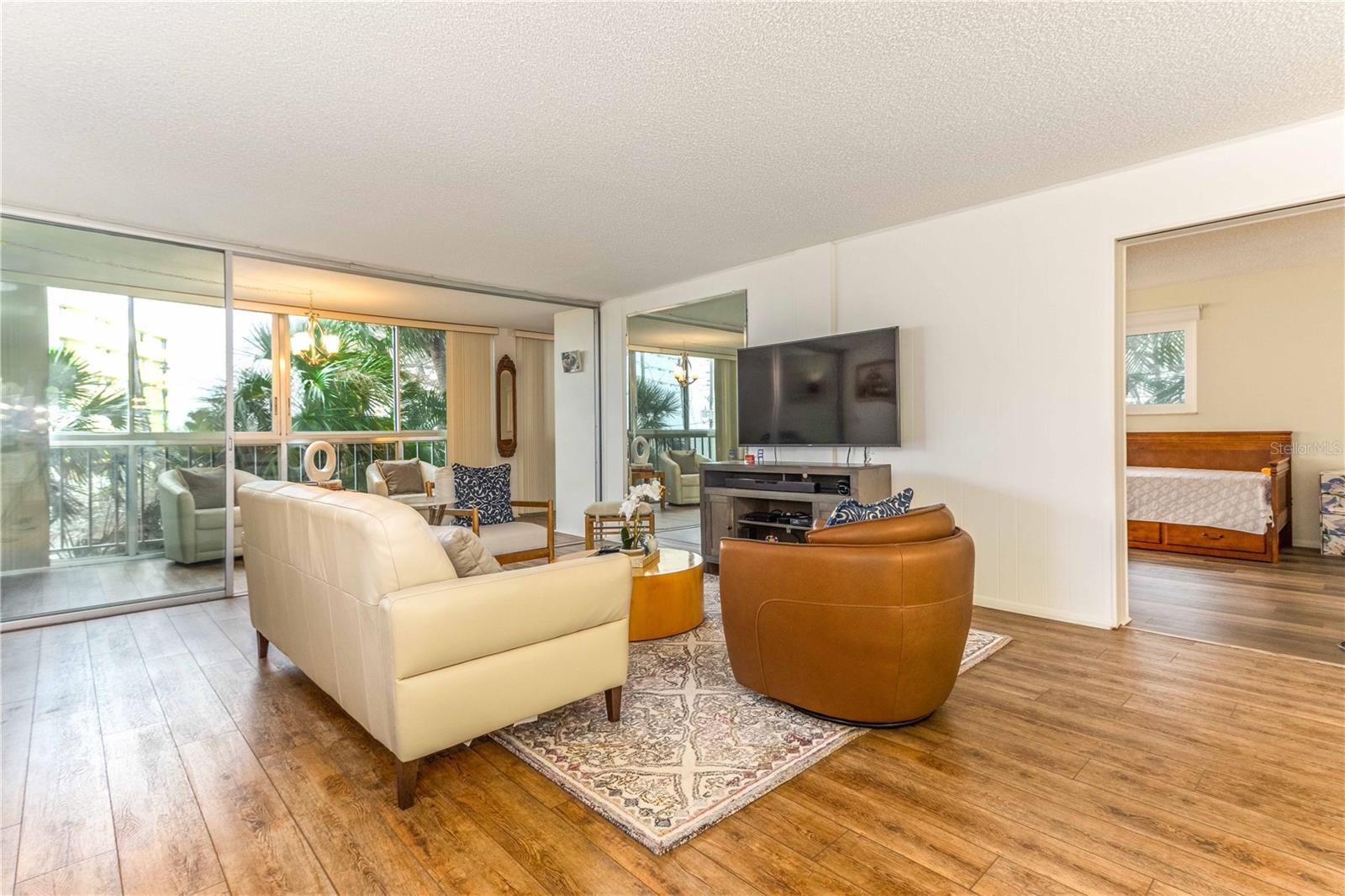 Image 23 of 52 For 50 Harbor View Lane 11