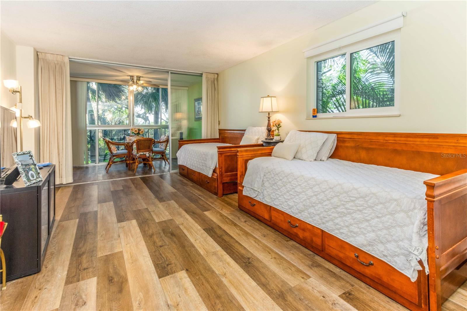 Image 30 of 52 For 50 Harbor View Lane 11