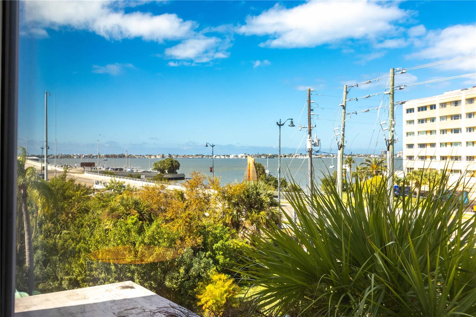 Image 35 of 52 For 50 Harbor View Lane 11