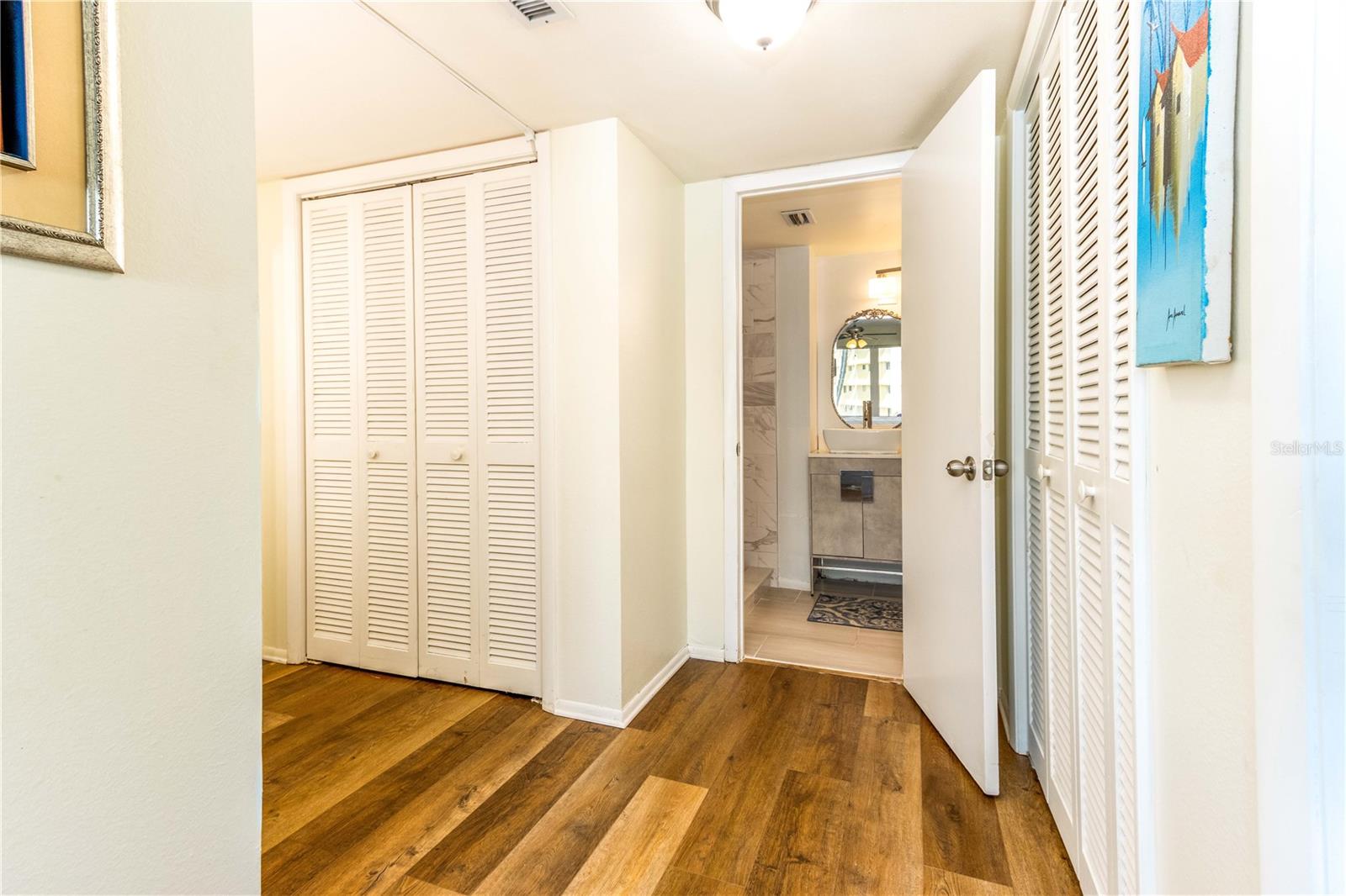 Image 37 of 52 For 50 Harbor View Lane 11