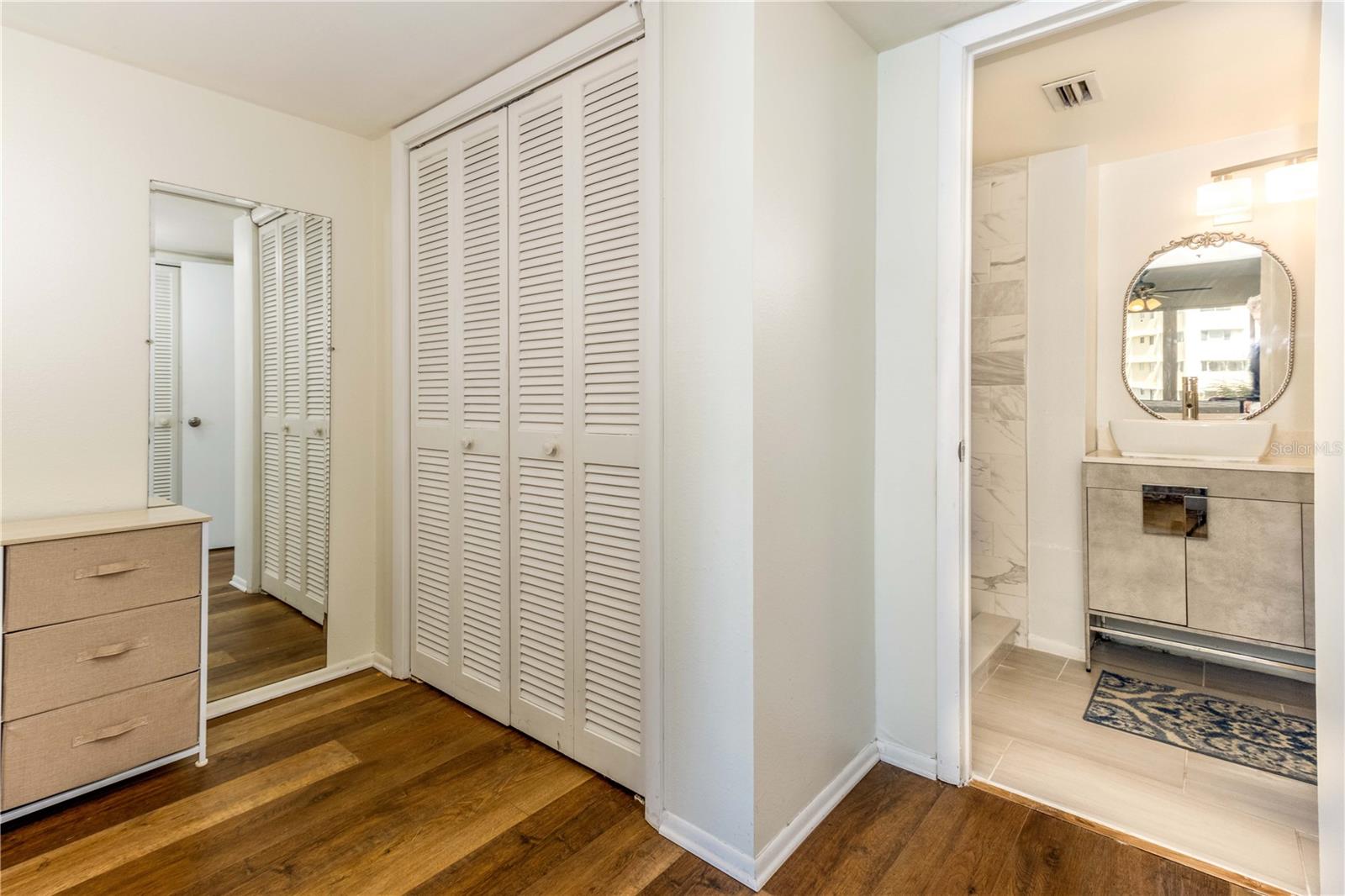 Image 38 of 52 For 50 Harbor View Lane 11