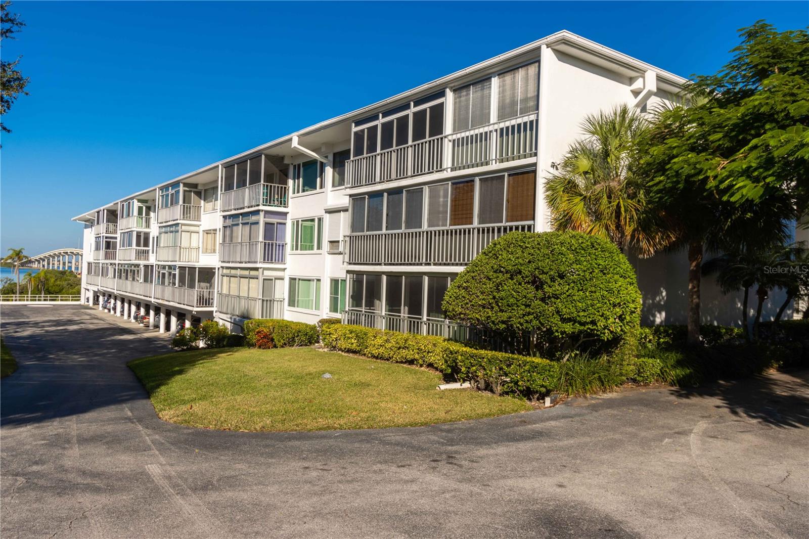 Image 46 of 52 For 50 Harbor View Lane 11