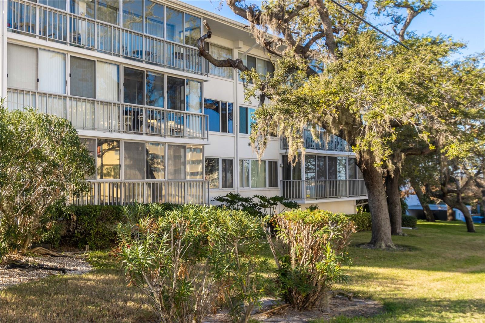 Image 47 of 52 For 50 Harbor View Lane 11